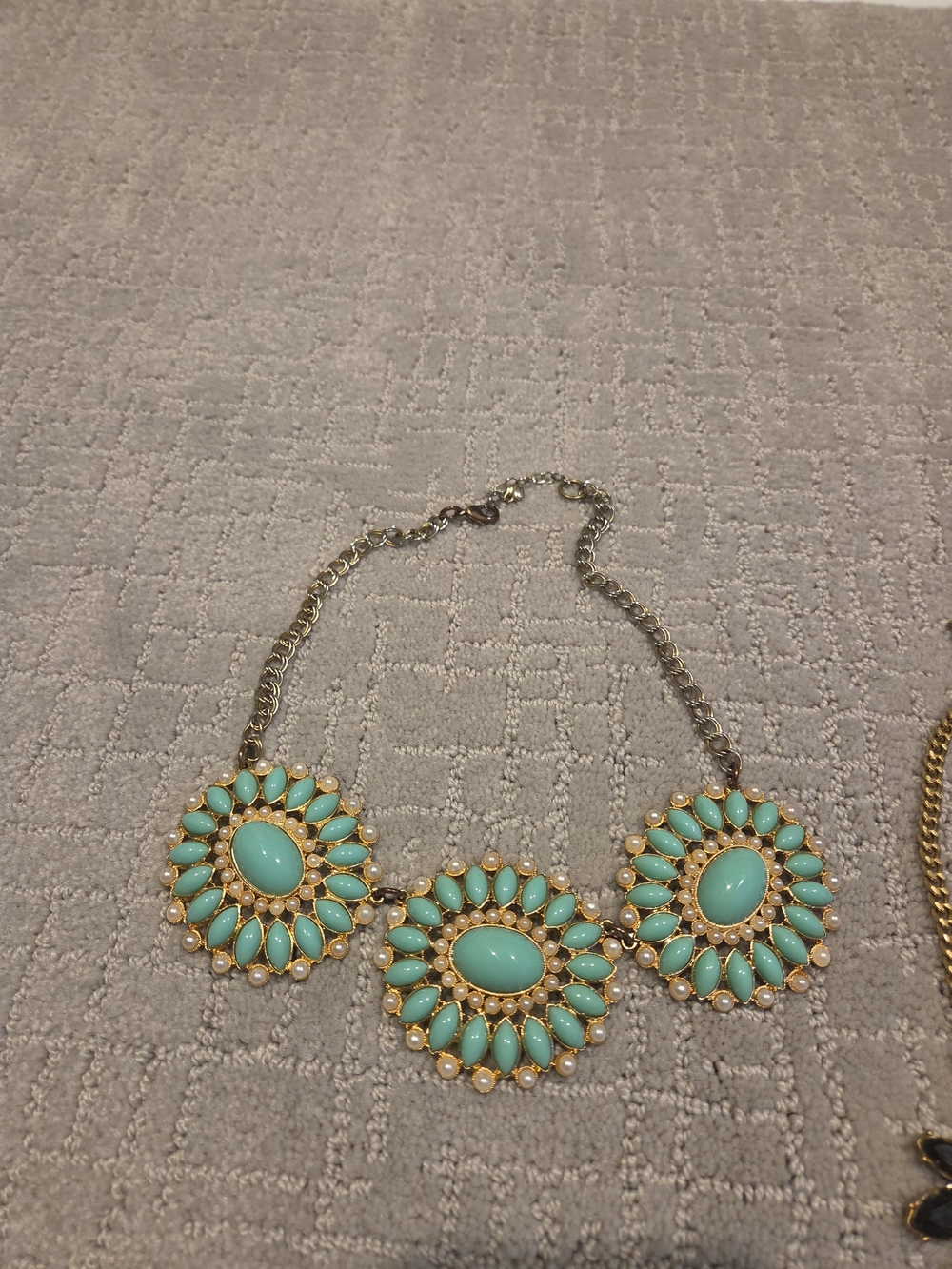 Statement Necklaces - Picture 3 of 4